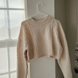 H&M Cropped Cable Knit Sweater